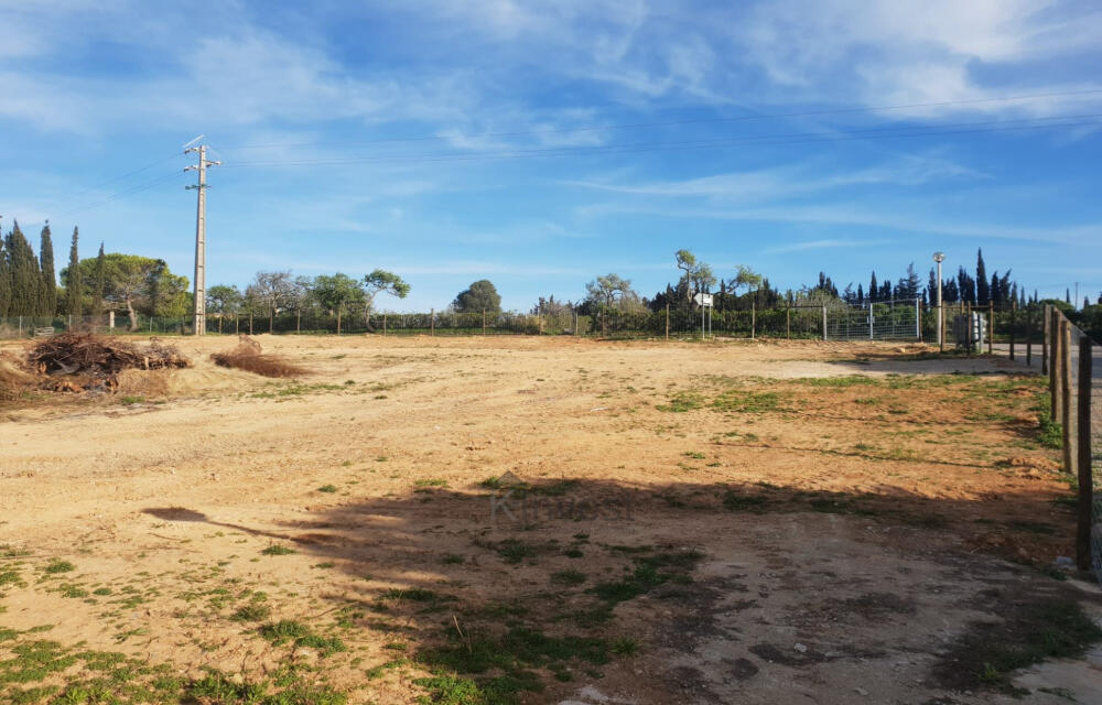 Lote de Terreno para Construção Espaço Comercial - Ferrel, Lagos